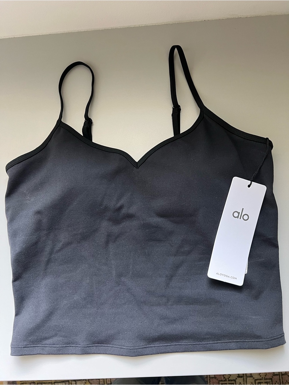 ALO Yoga Black V-Neck Airbrush Refined Bra Tank Women’s Large